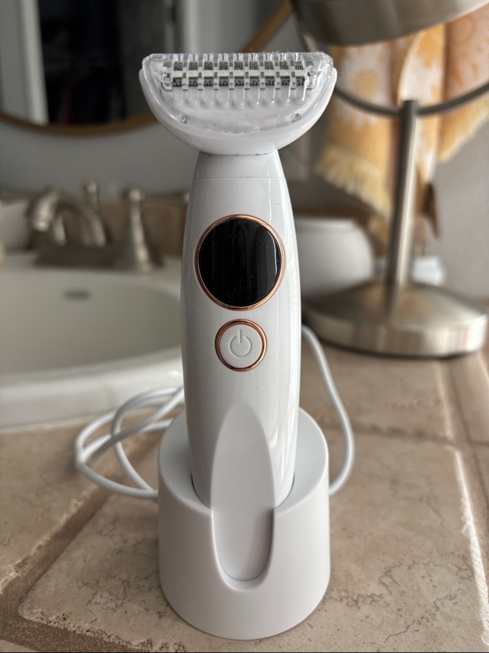 Solys Rechargeable Razor - Picture 2 of 3